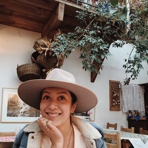 Meet your Posher, Kenzie